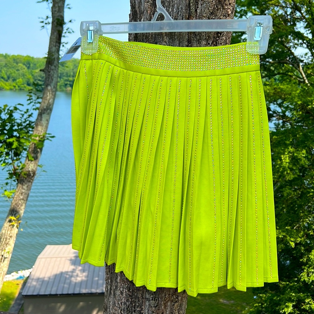NWT - Green Badazzle Skirt - Size M